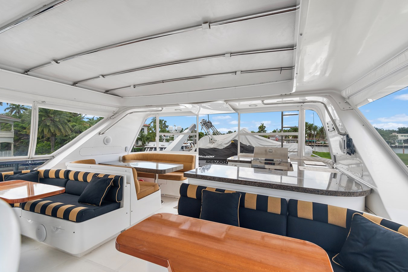 https://arconyachts.ams3.digitaloceanspaces.com/77882/conversions/large_4193964-optimize.jpg