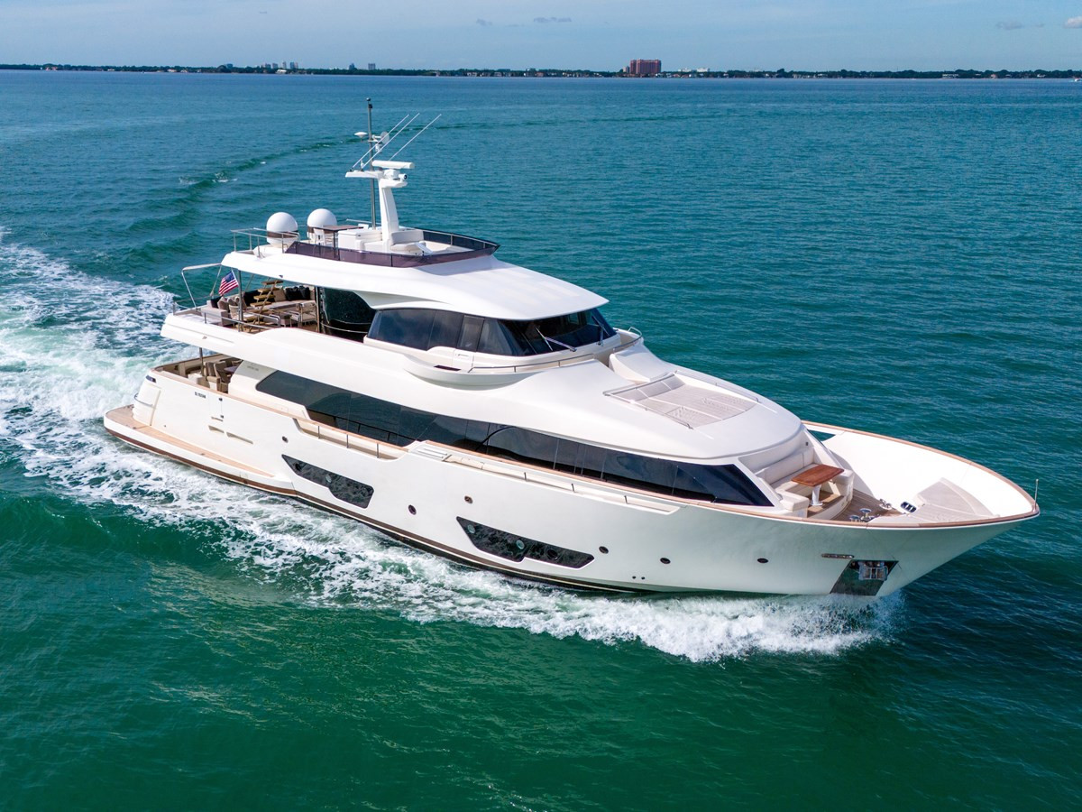 2015 CUSTOM LINE NAVETTA 28