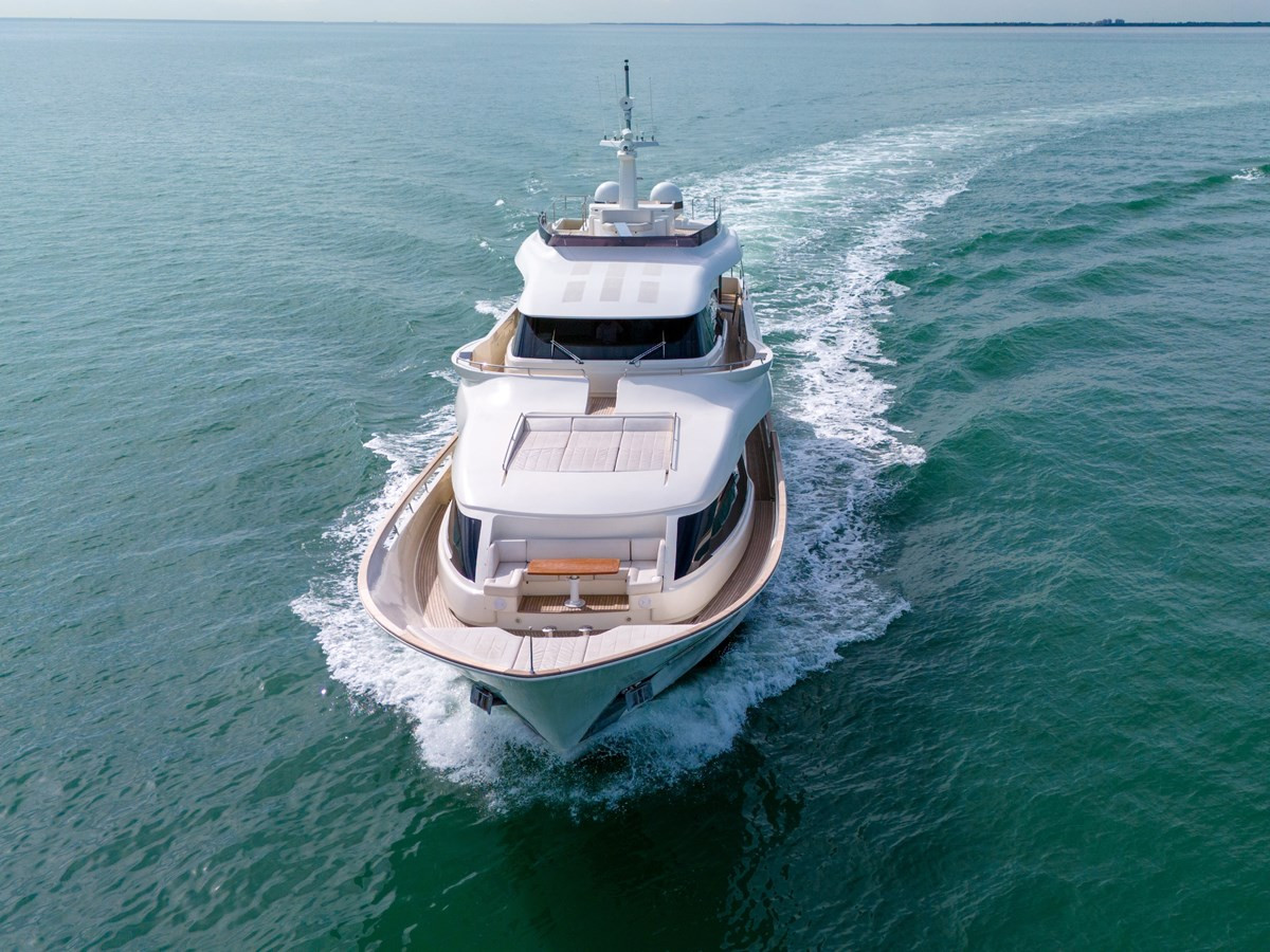 2015 CUSTOM LINE NAVETTA 28