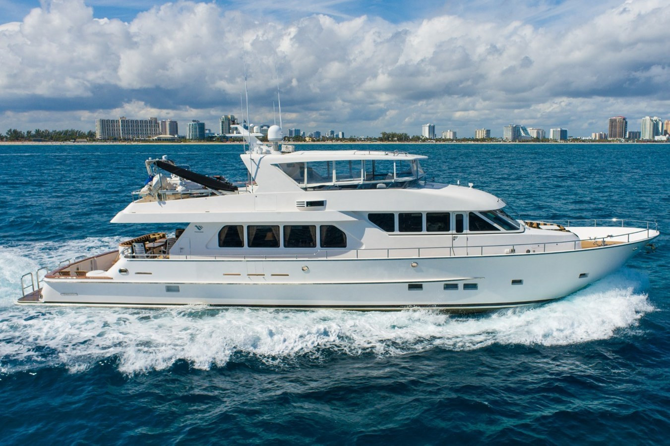 https://arconyachts.ams3.digitaloceanspaces.com/78062/conversions/large_4527136-optimize.jpg