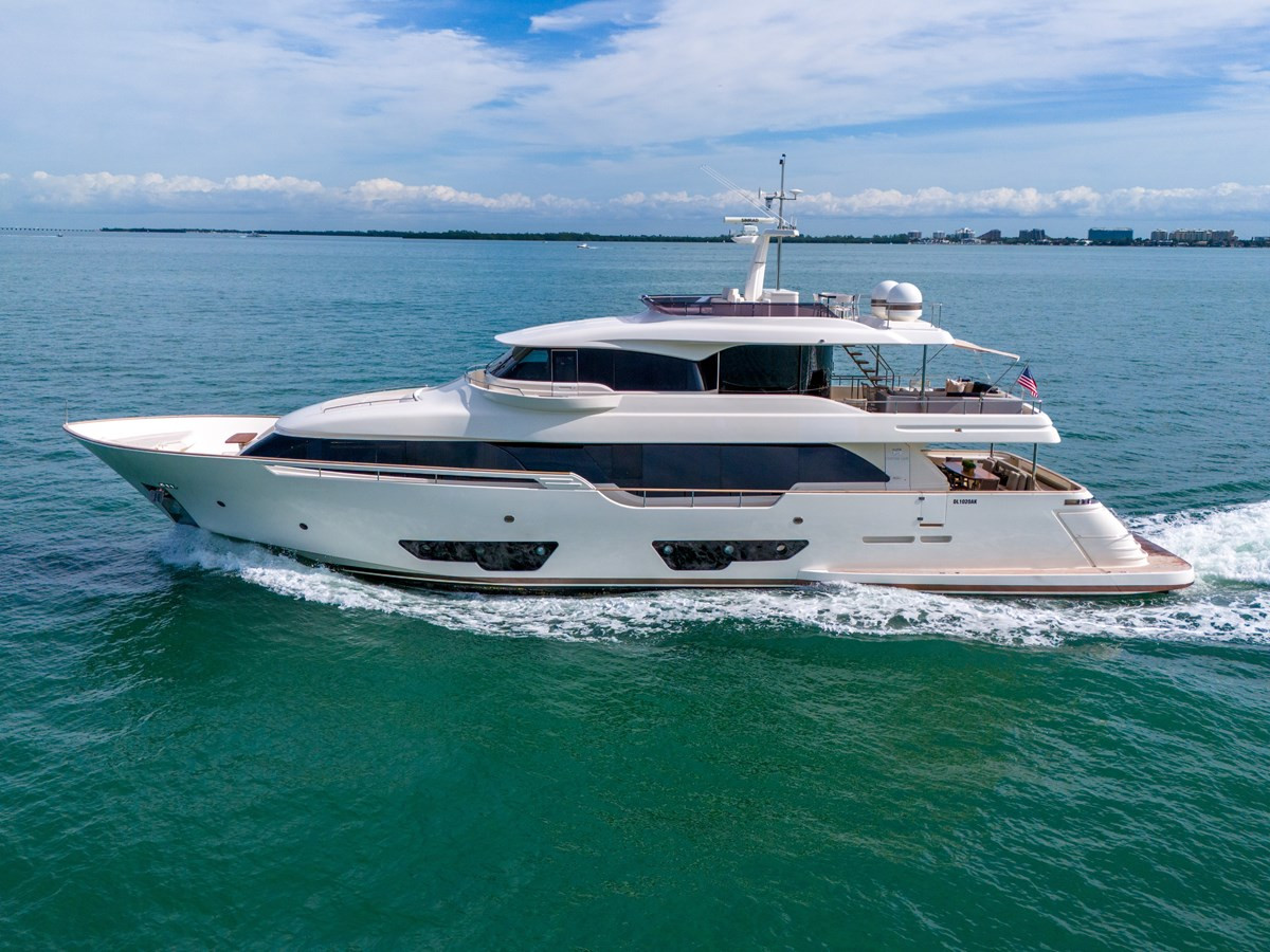 https://arconyachts.ams3.digitaloceanspaces.com/78064/conversions/large_4511561-optimize.jpg