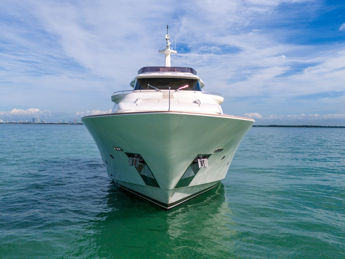 https://arconyachts.ams3.digitaloceanspaces.com/78070/conversions/large_4511563-optimize.jpg