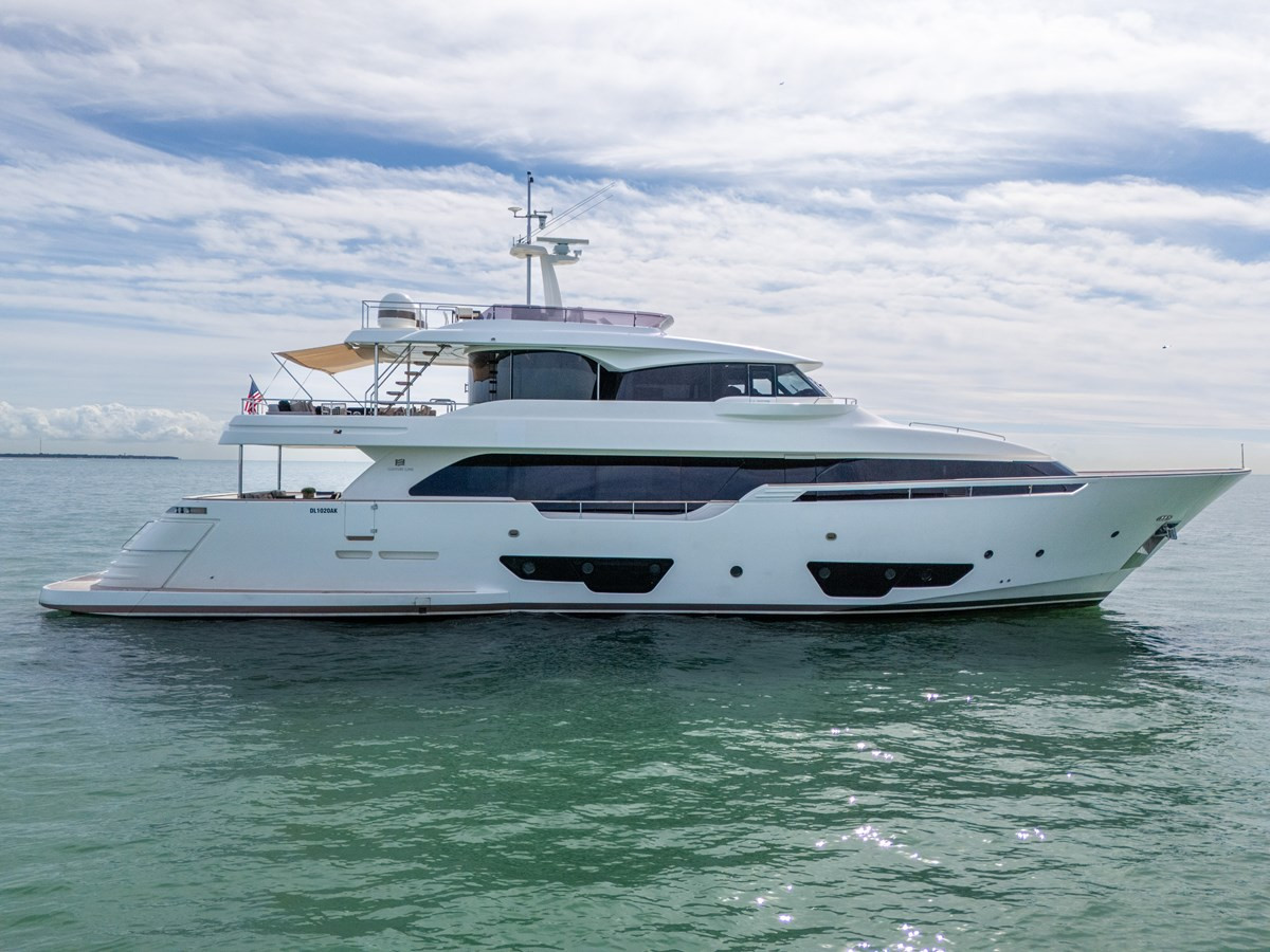 https://arconyachts.ams3.digitaloceanspaces.com/78100/conversions/large_4511573-optimize.jpg