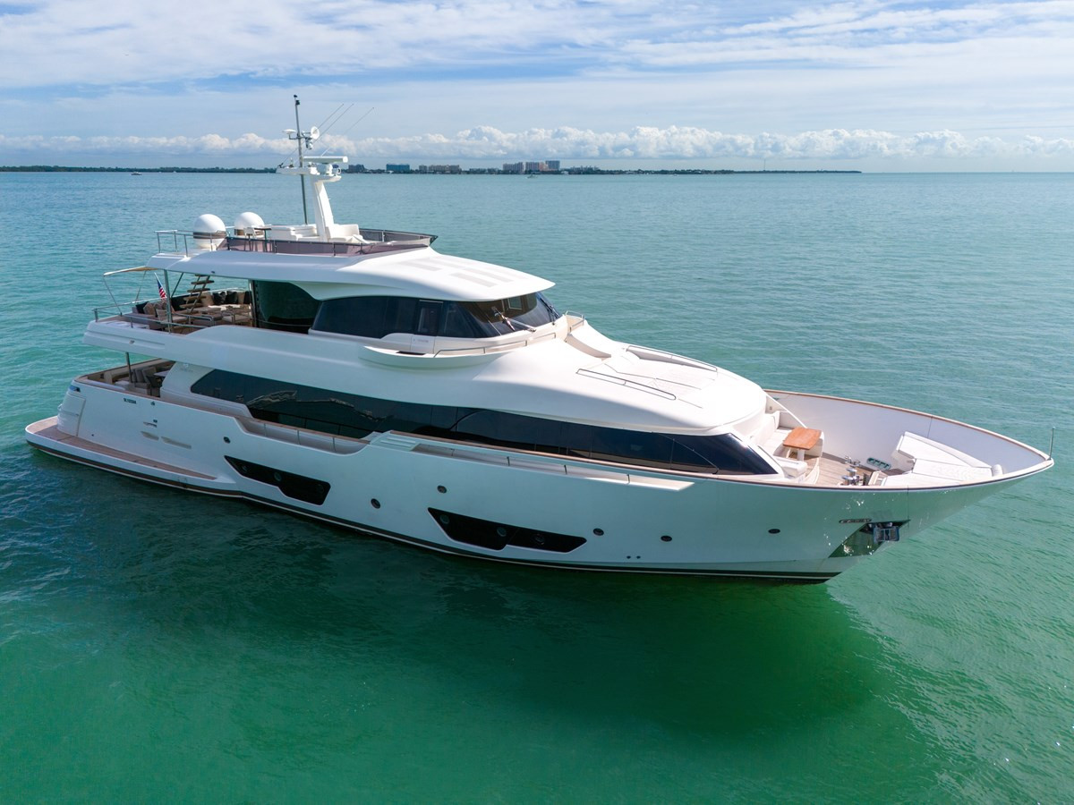 https://arconyachts.ams3.digitaloceanspaces.com/78104/conversions/large_4511575-optimize.jpg