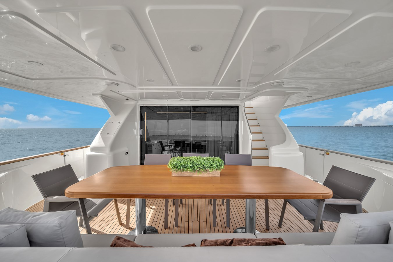 https://arconyachts.ams3.digitaloceanspaces.com/78177/conversions/large_4511601-optimize.jpg