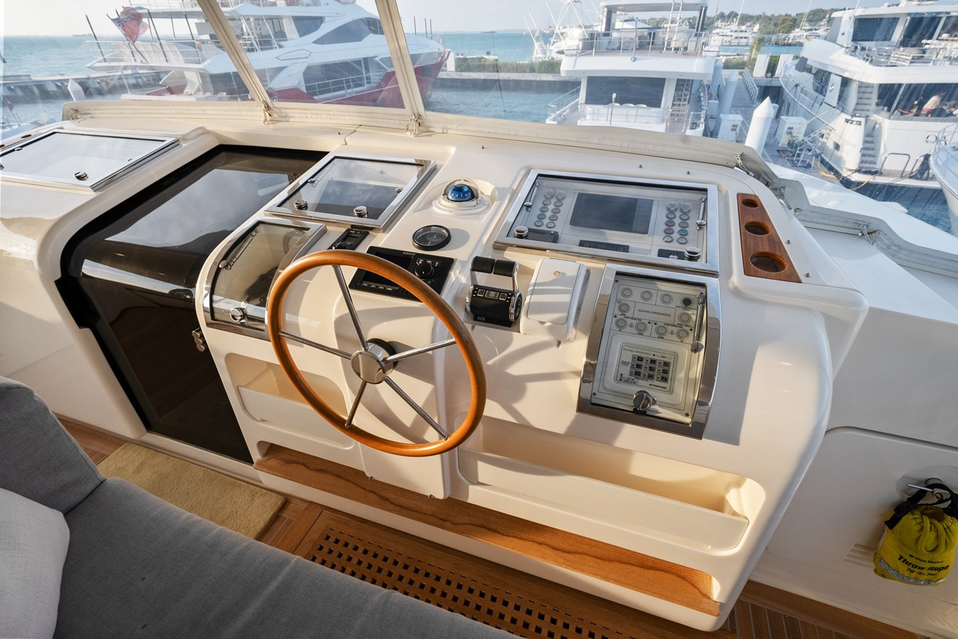 https://arconyachts.ams3.digitaloceanspaces.com/78201/conversions/large_4596012-optimize.jpg