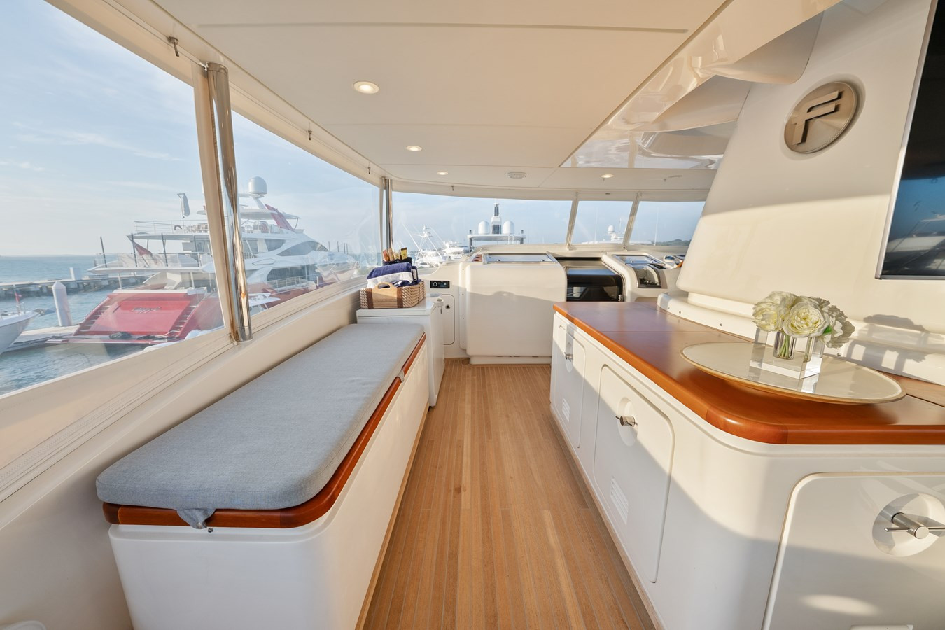 https://arconyachts.ams3.digitaloceanspaces.com/78207/conversions/large_4596031-optimize.jpg