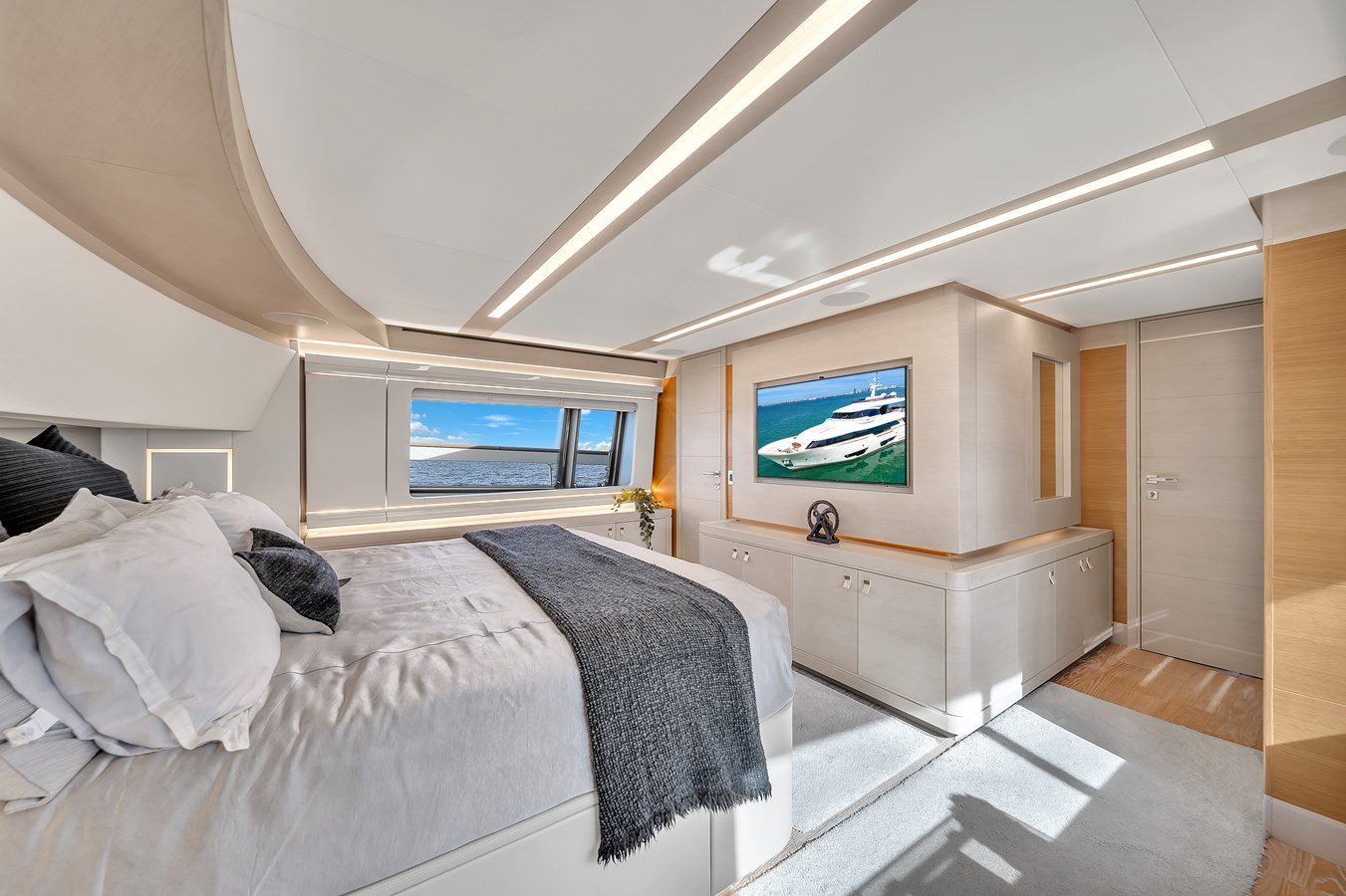 https://arconyachts.ams3.digitaloceanspaces.com/78211/conversions/large_4511612-optimize.jpg