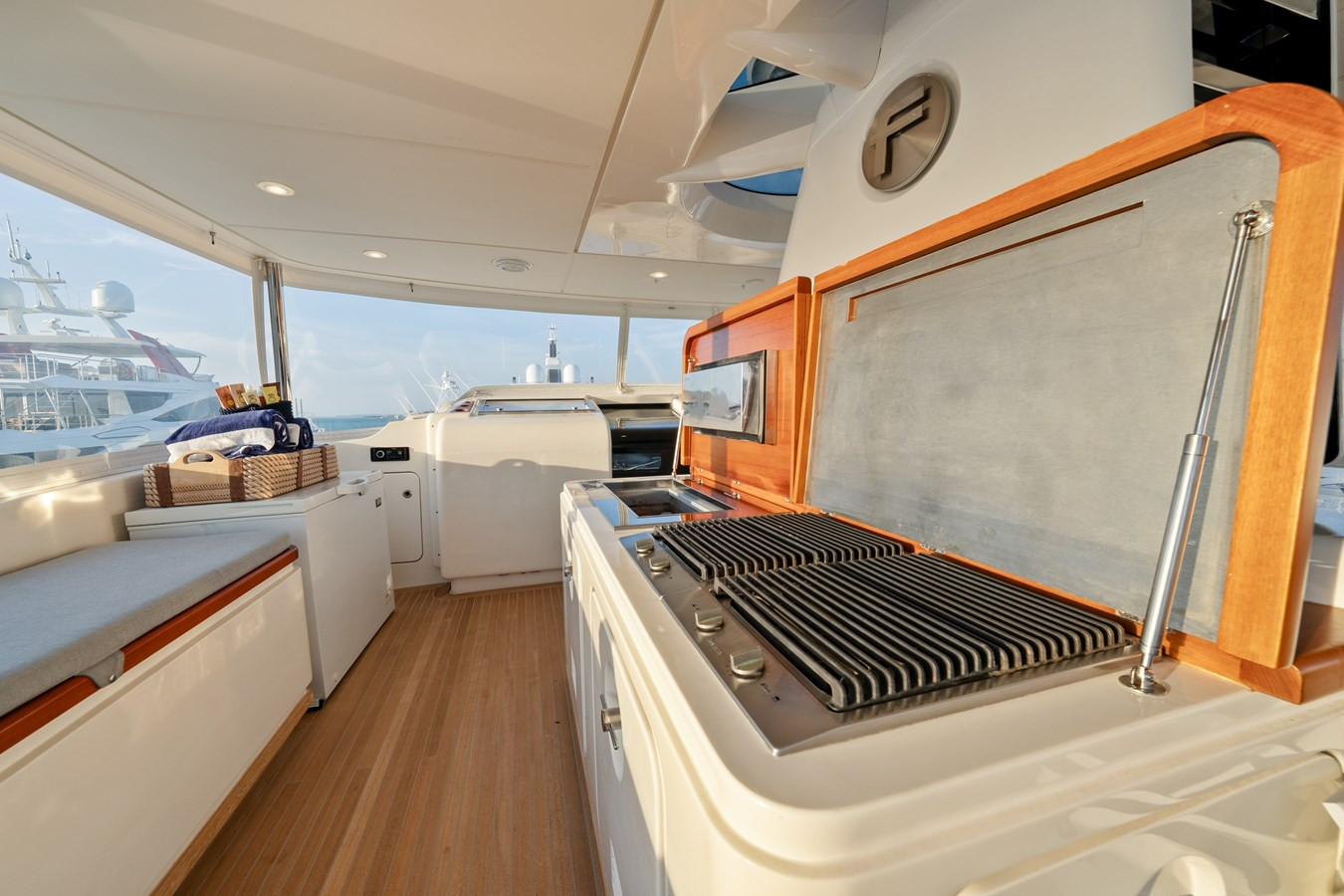https://arconyachts.ams3.digitaloceanspaces.com/78215/conversions/large_4596037-optimize.jpg