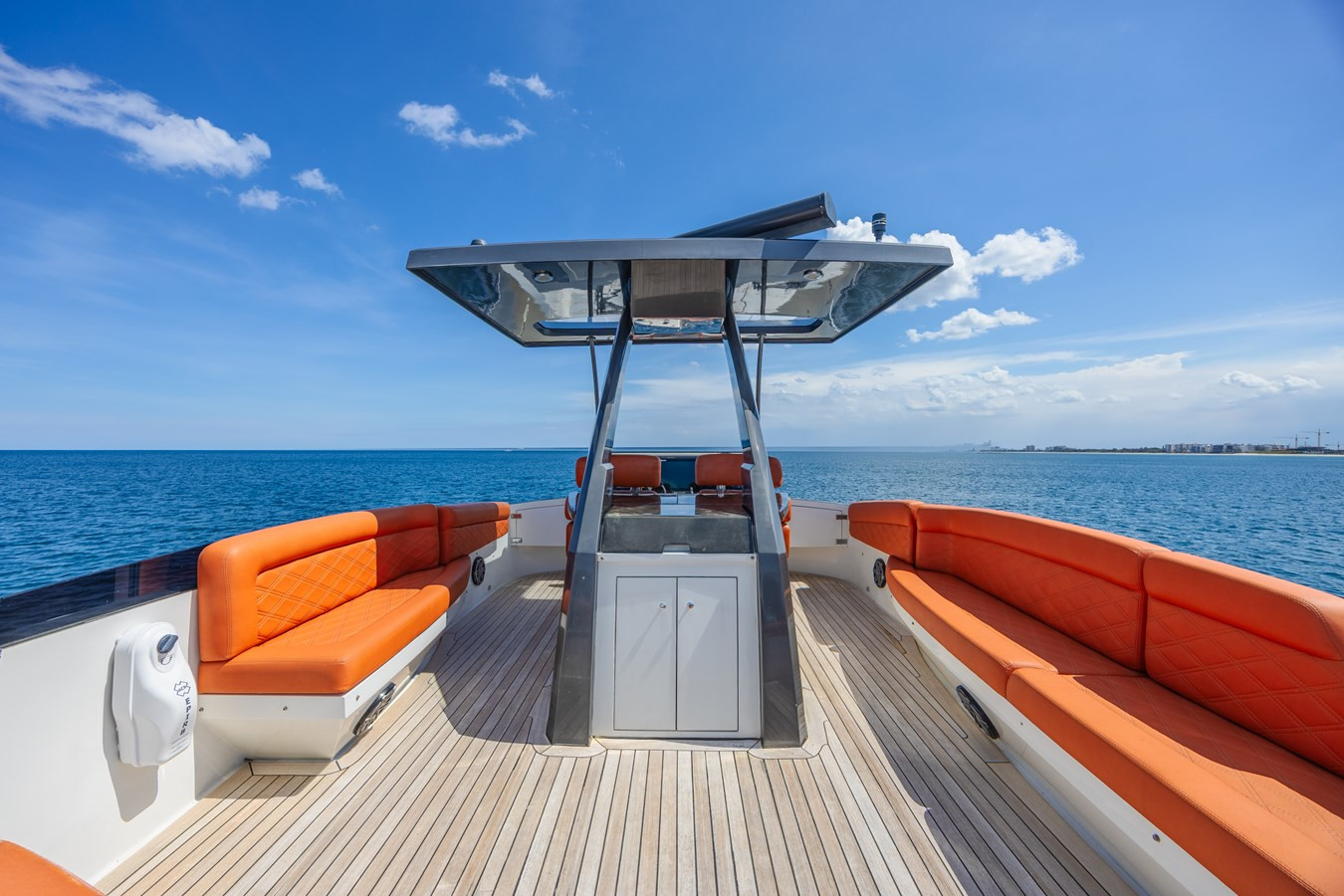 https://arconyachts.ams3.digitaloceanspaces.com/78224/conversions/large_4760095-optimize.jpg