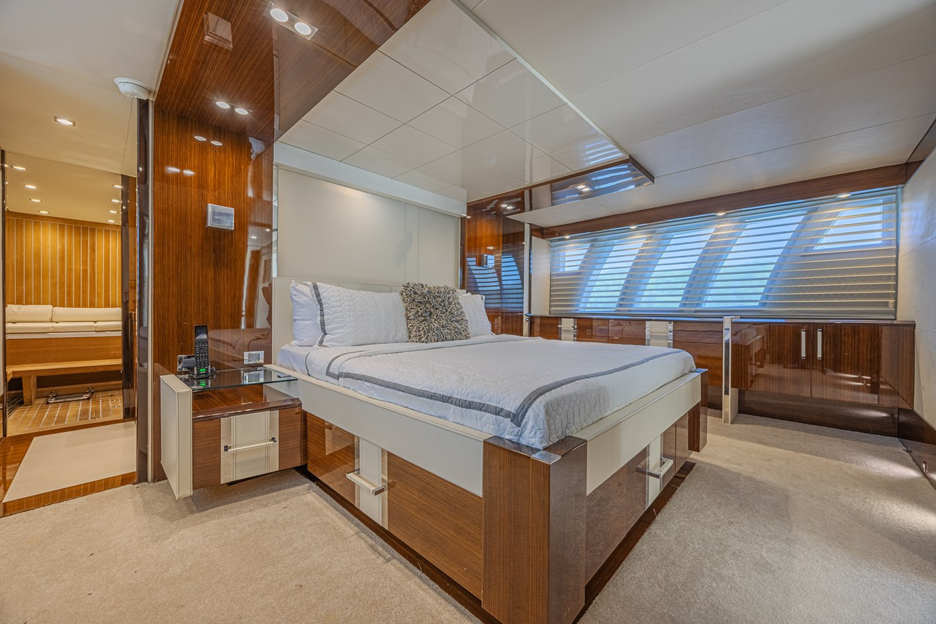 https://arconyachts.ams3.digitaloceanspaces.com/78273/conversions/large_4760155-optimize.jpg