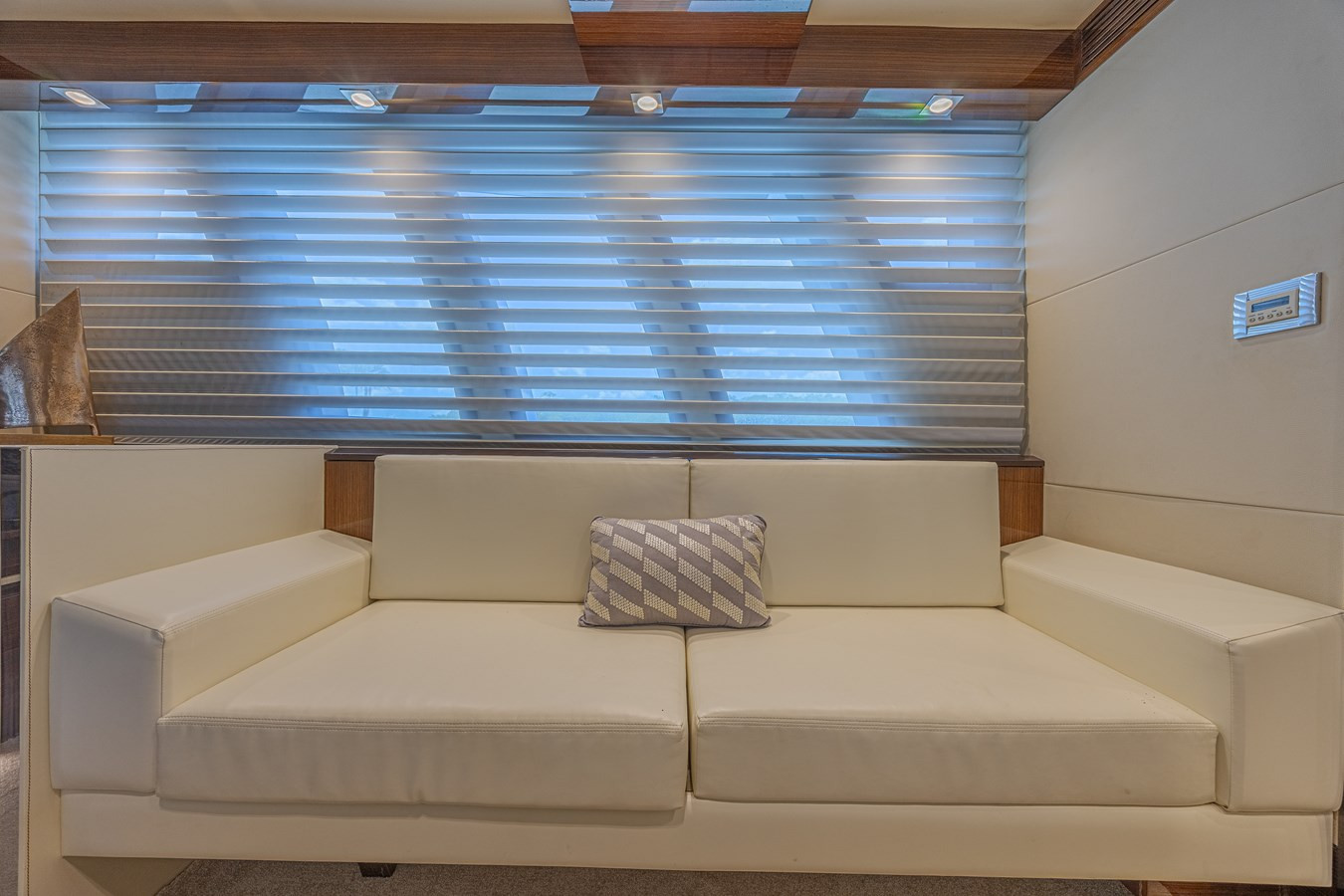 https://arconyachts.ams3.digitaloceanspaces.com/78276/conversions/large_4760159-optimize.jpg