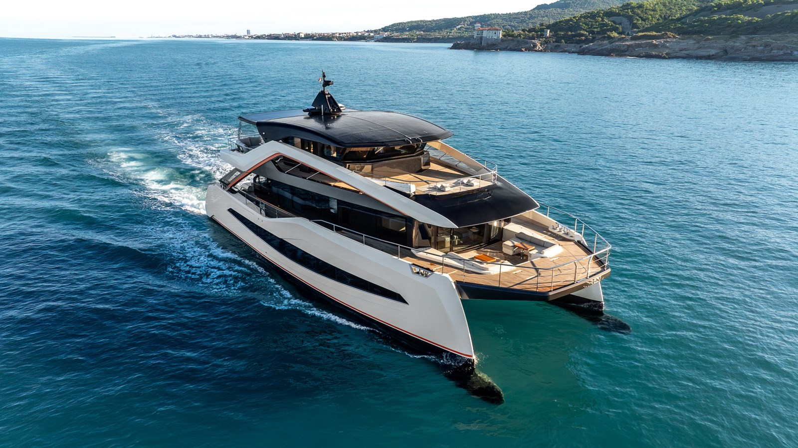 https://arconyachts.ams3.digitaloceanspaces.com/78353/conversions/large_4742268-optimize.jpg