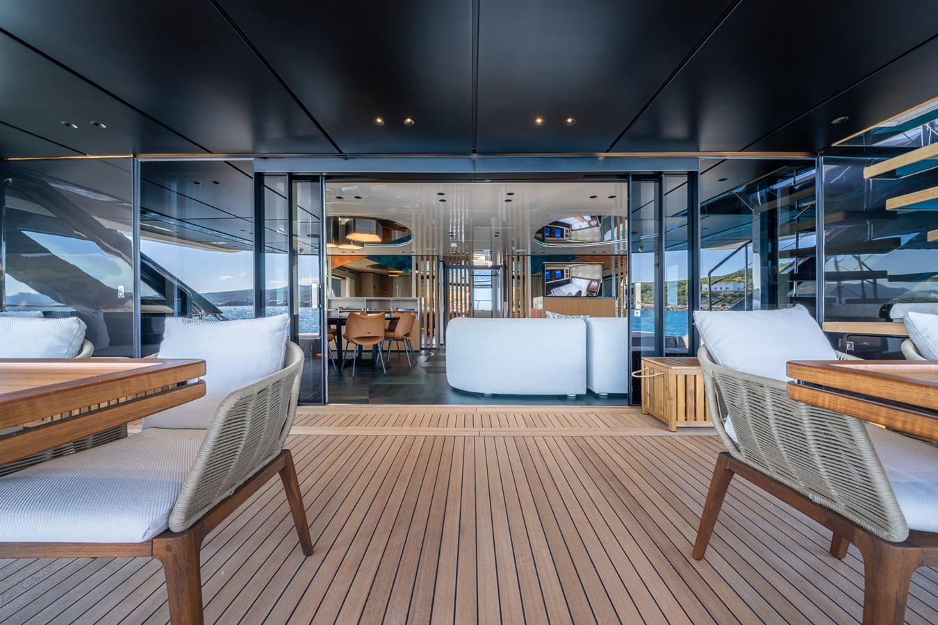 https://arconyachts.ams3.digitaloceanspaces.com/78372/conversions/large_4742275-optimize.jpg