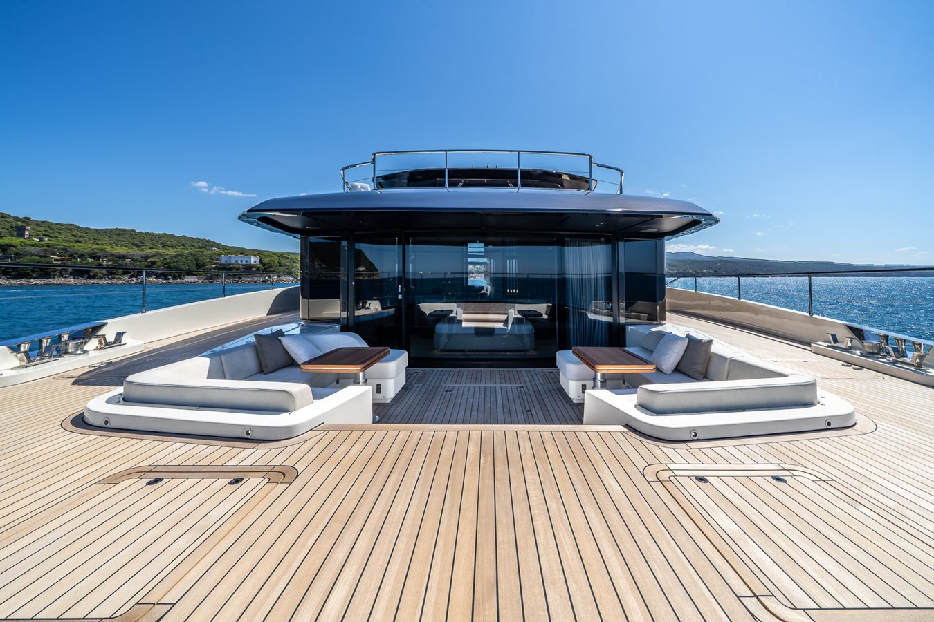 https://arconyachts.ams3.digitaloceanspaces.com/78420/conversions/large_4742292-optimize.jpg