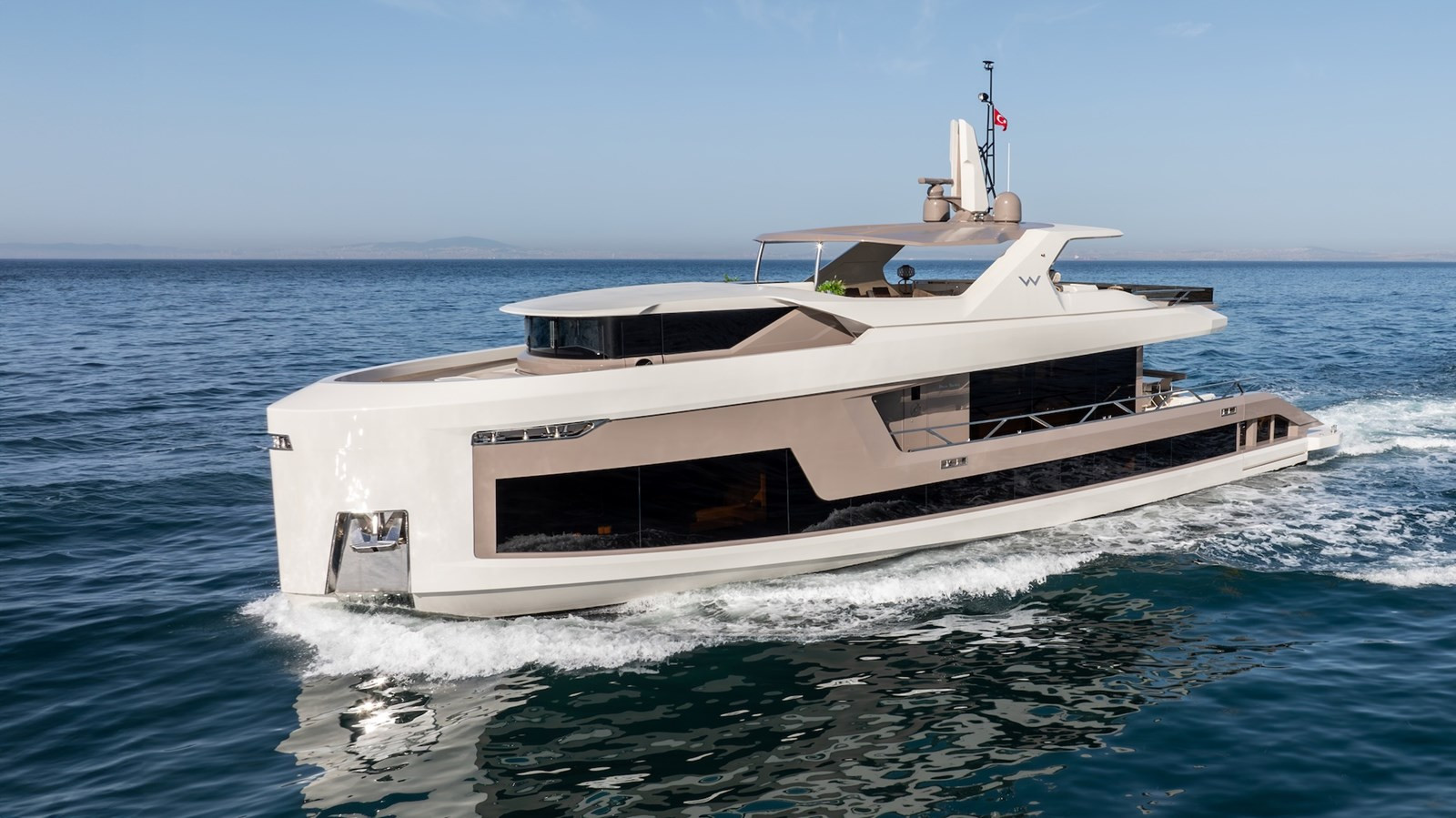 https://arconyachts.ams3.digitaloceanspaces.com/78432/conversions/large_4438668-optimize.jpg