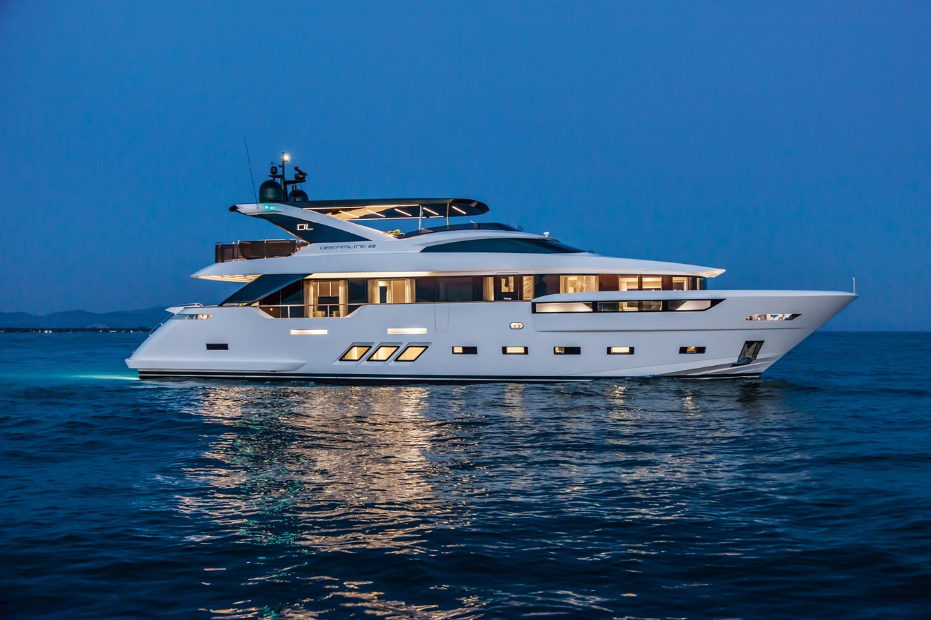 https://arconyachts.ams3.digitaloceanspaces.com/78491/conversions/large_4272269-optimize.jpg