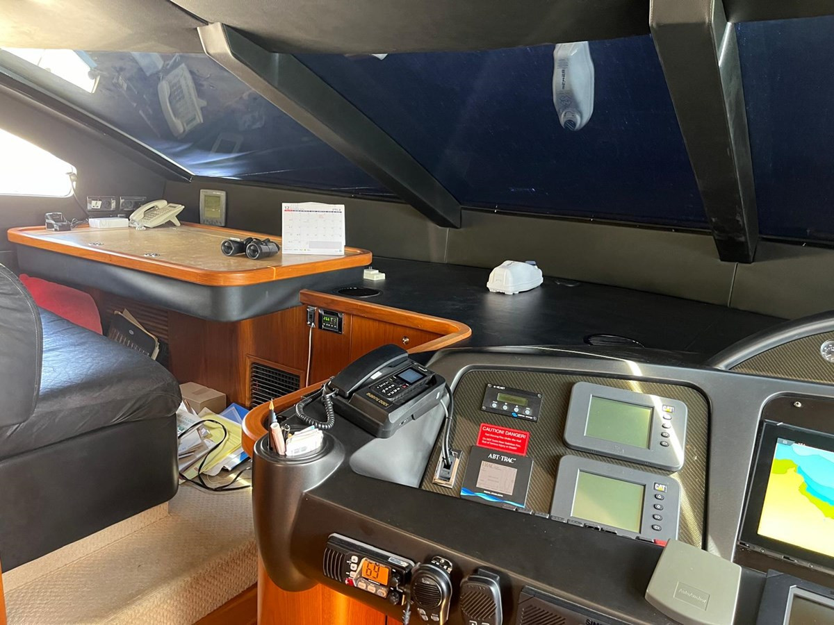 https://arconyachts.ams3.digitaloceanspaces.com/78580/conversions/large_4668350-optimize.jpg