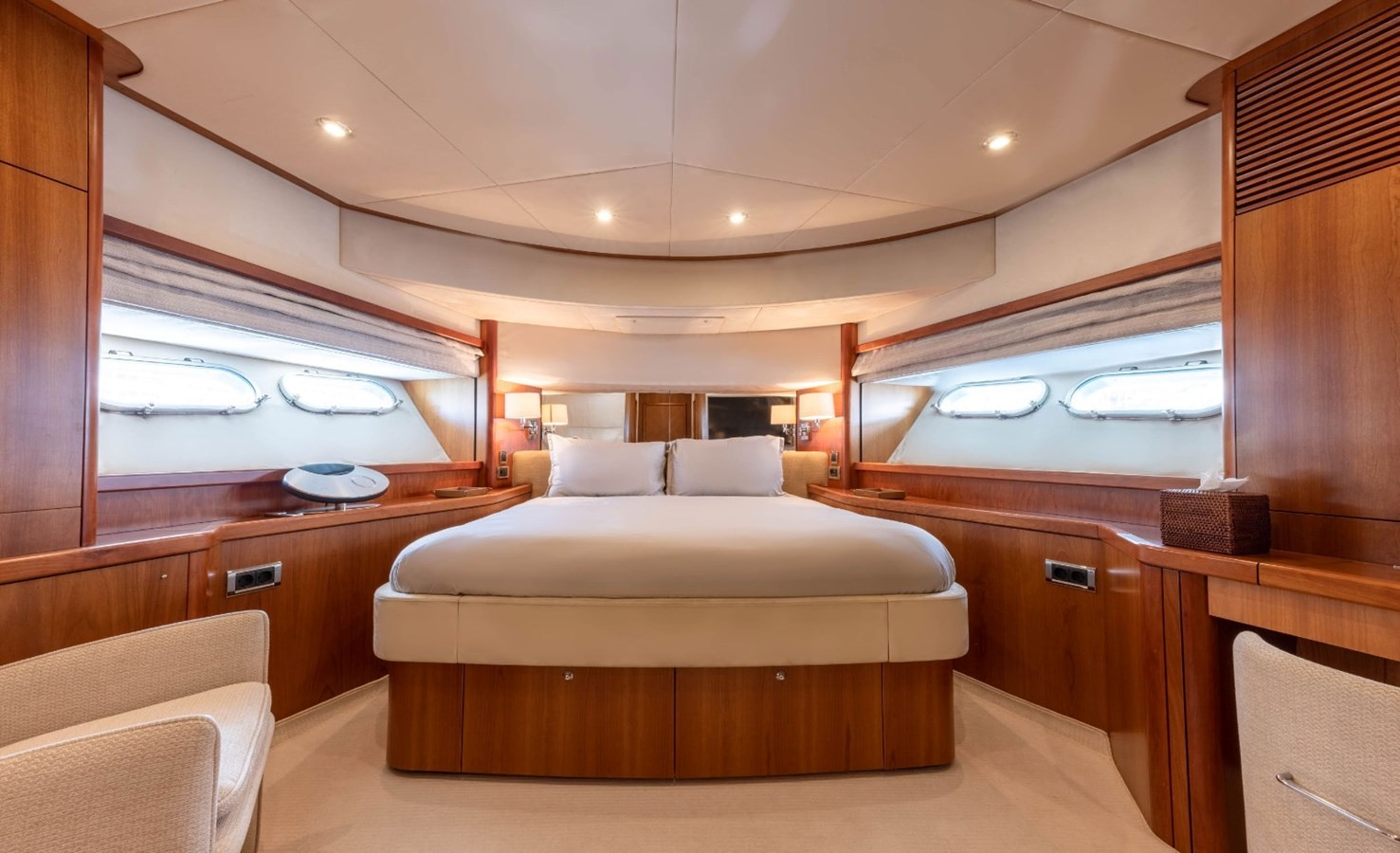 https://arconyachts.ams3.digitaloceanspaces.com/78605/conversions/large_4738495-optimize.jpg