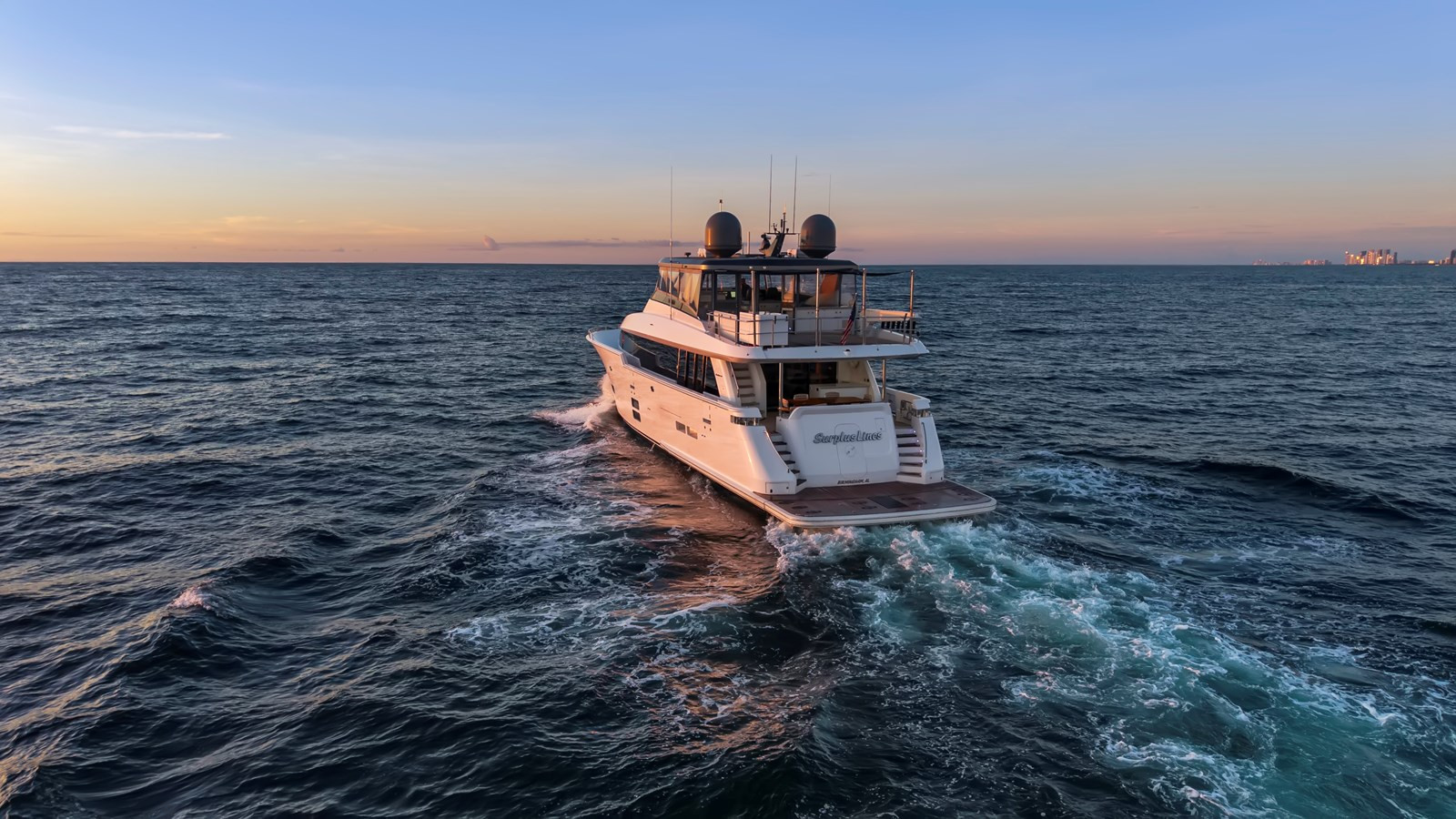 https://arconyachts.ams3.digitaloceanspaces.com/78628/conversions/large_4742739-optimize.jpg