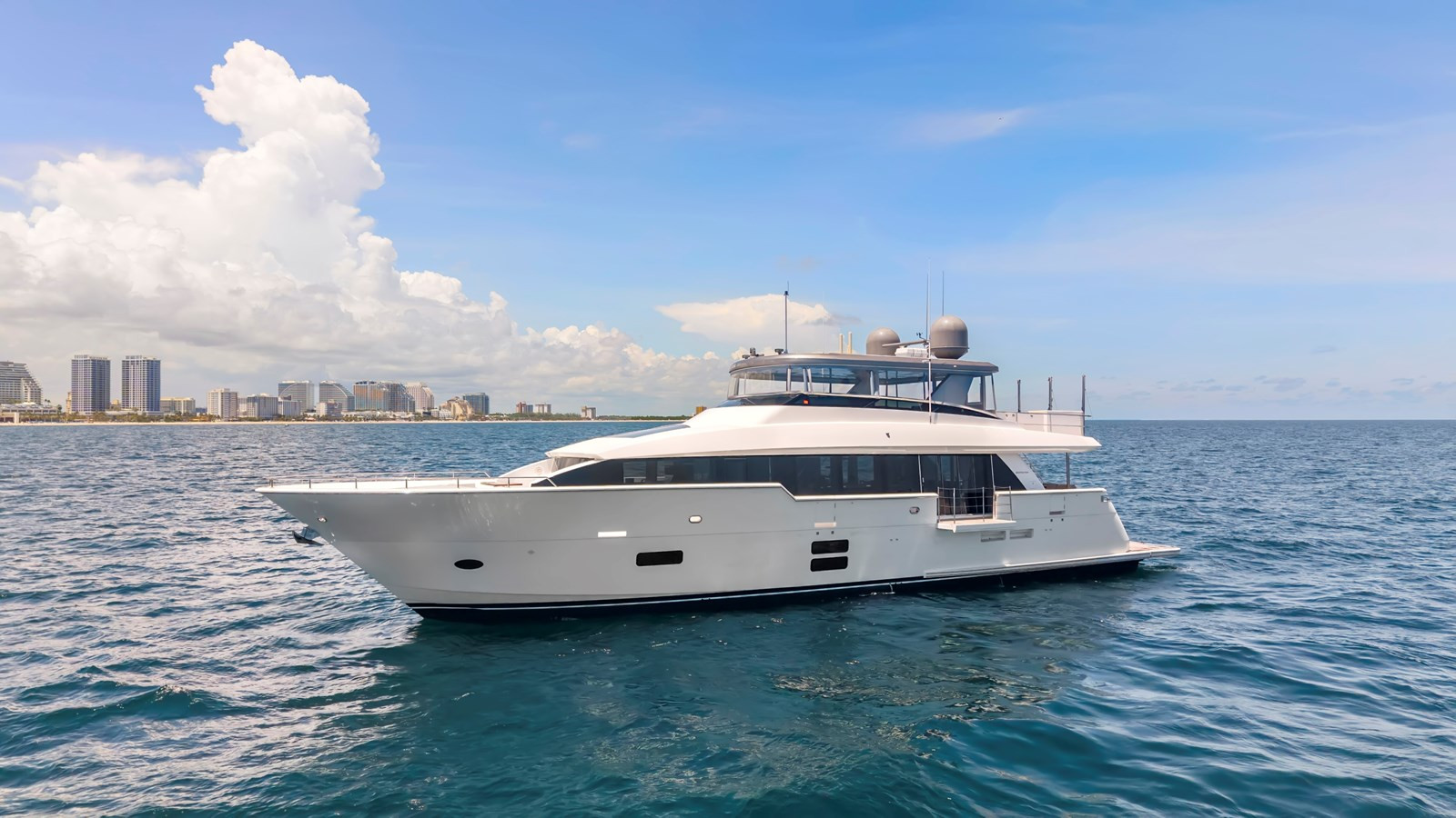 https://arconyachts.ams3.digitaloceanspaces.com/78639/conversions/large_4742755-optimize.jpg