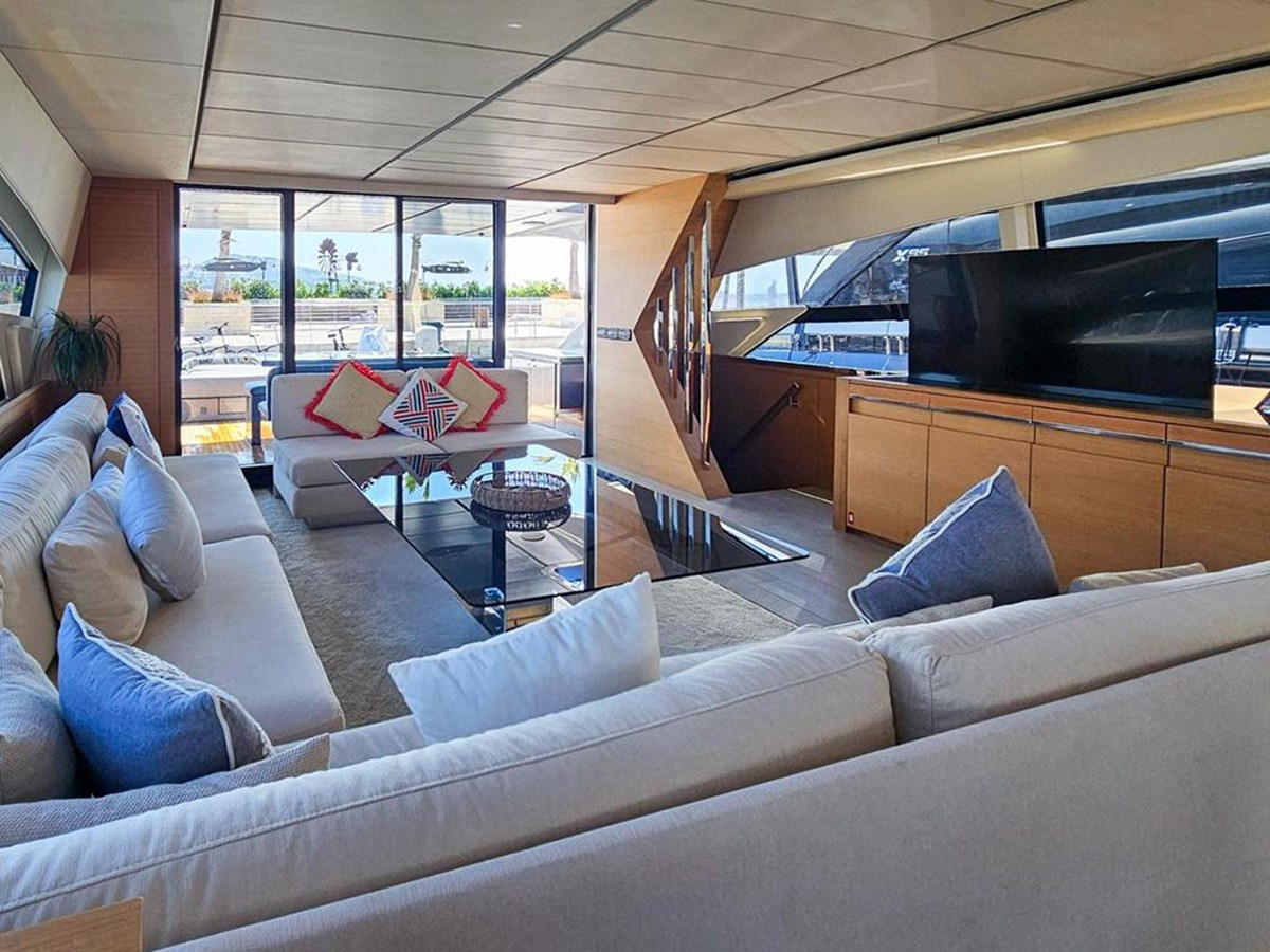 https://arconyachts.ams3.digitaloceanspaces.com/78696/conversions/large_4726178-optimize.jpg