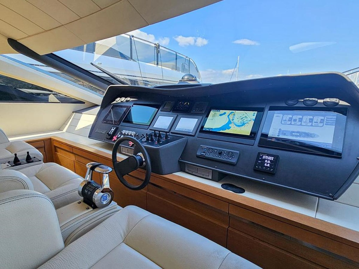 https://arconyachts.ams3.digitaloceanspaces.com/78699/conversions/large_4726179-optimize.jpg