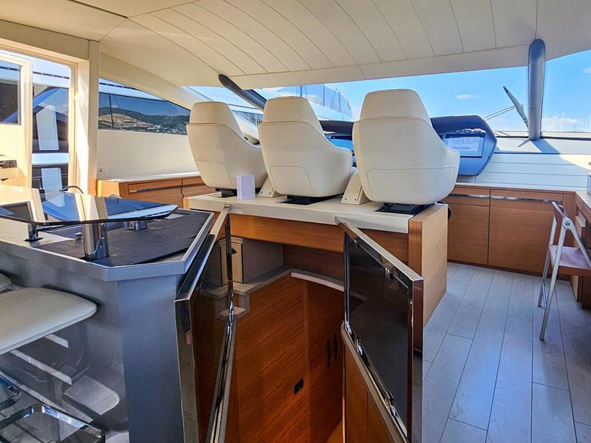 https://arconyachts.ams3.digitaloceanspaces.com/78702/conversions/large_4726180-optimize.jpg