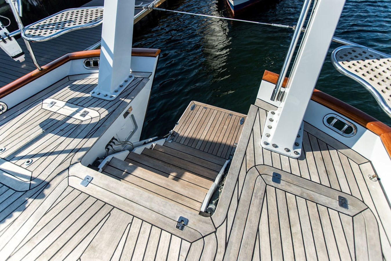 https://arconyachts.ams3.digitaloceanspaces.com/78733/conversions/large_4430765-optimize.jpg