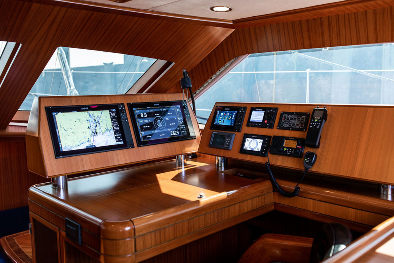 https://arconyachts.ams3.digitaloceanspaces.com/78756/conversions/large_4430773-optimize.jpg