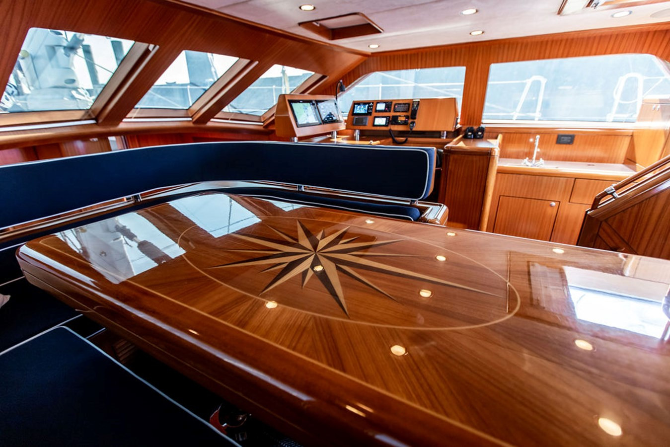 https://arconyachts.ams3.digitaloceanspaces.com/78773/conversions/large_4430780-optimize.jpg