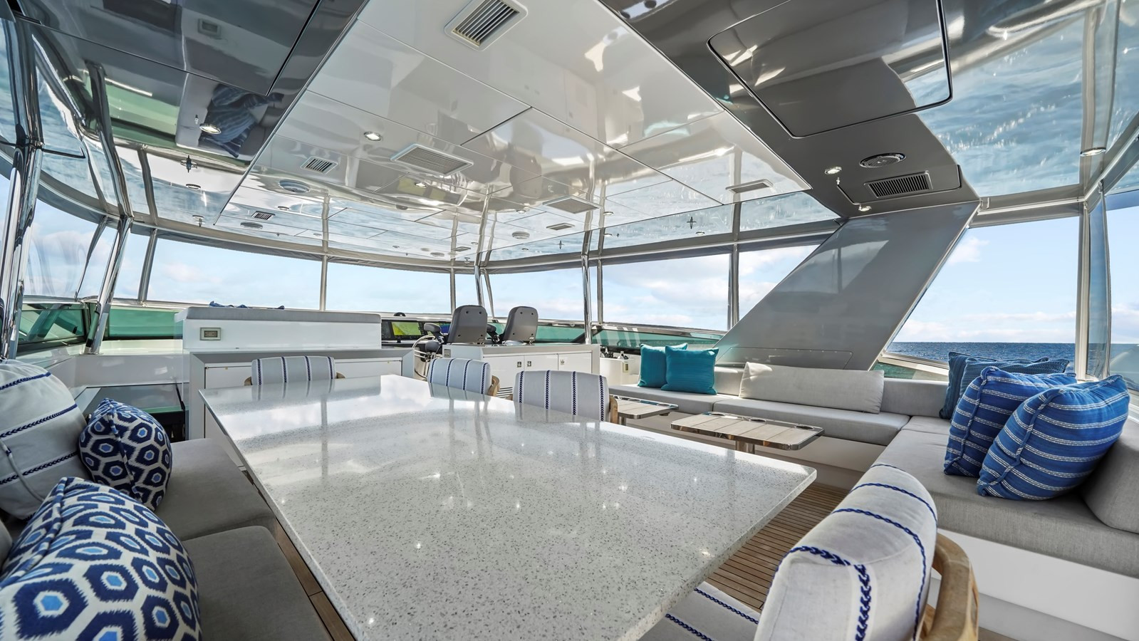 https://arconyachts.ams3.digitaloceanspaces.com/78776/conversions/large_4742794-optimize.jpg