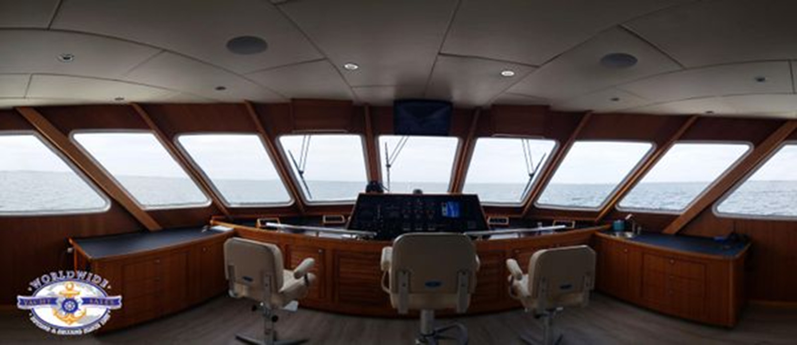 https://arconyachts.ams3.digitaloceanspaces.com/78808/conversions/large_3975260-optimize.jpg