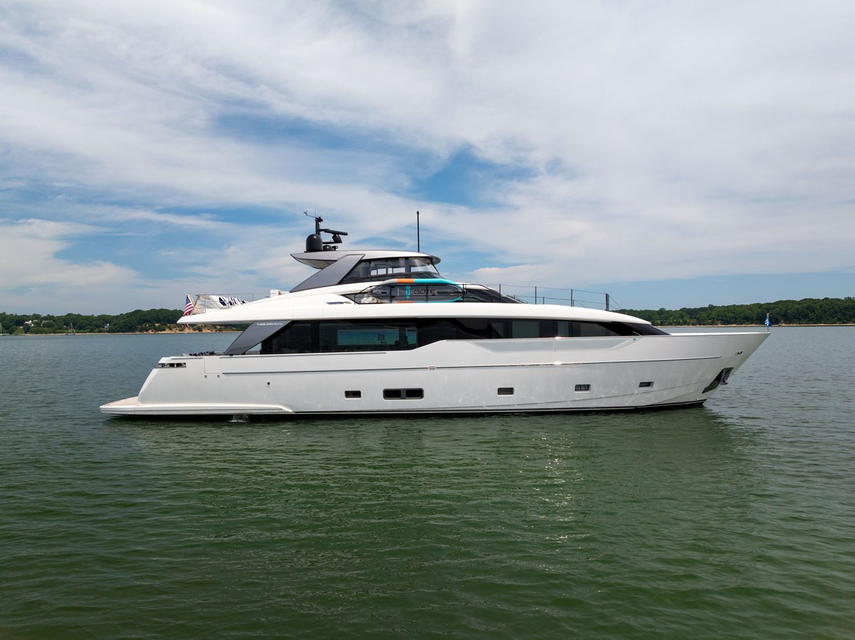 https://arconyachts.ams3.digitaloceanspaces.com/78905/conversions/large_4706776-optimize.jpg