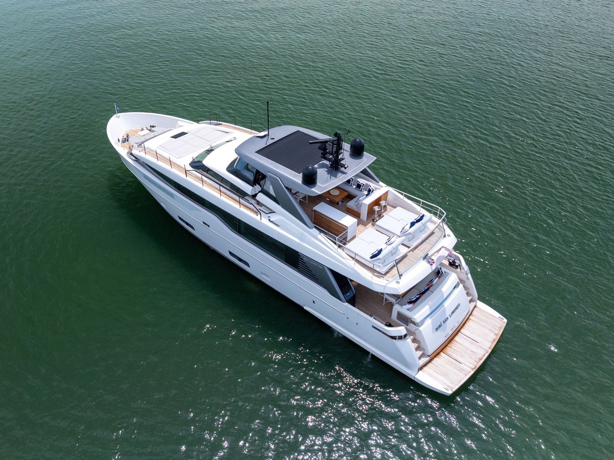 https://arconyachts.ams3.digitaloceanspaces.com/78941/conversions/large_4706789-optimize.jpg