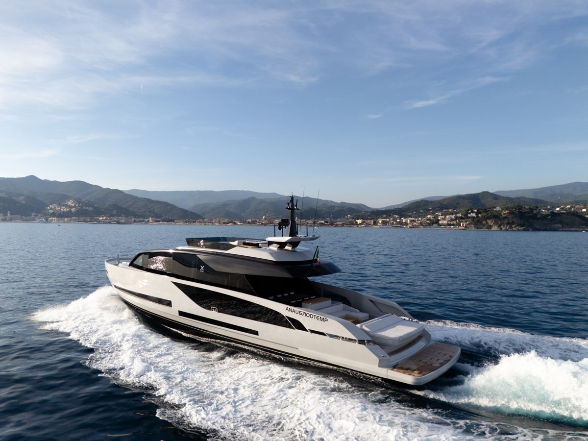 https://arconyachts.ams3.digitaloceanspaces.com/78965/conversions/large_4819495-optimize.jpg