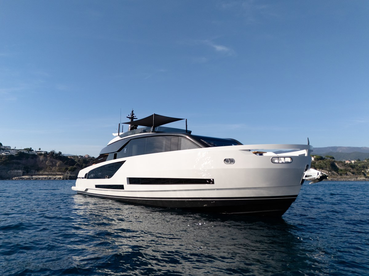 https://arconyachts.ams3.digitaloceanspaces.com/78968/conversions/large_4819519-optimize.jpg