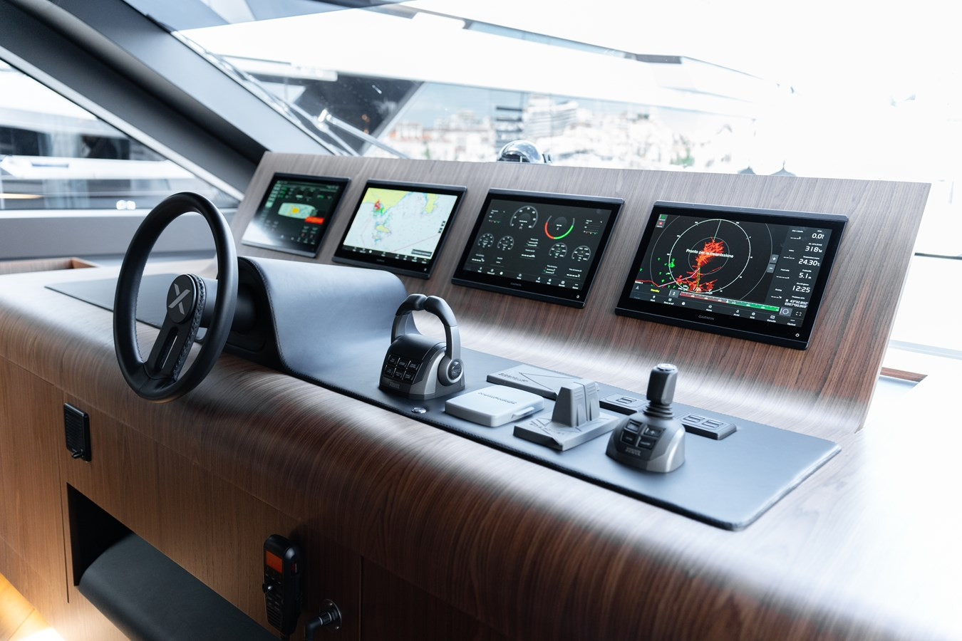 https://arconyachts.ams3.digitaloceanspaces.com/79058/conversions/large_4819521-optimize.jpg