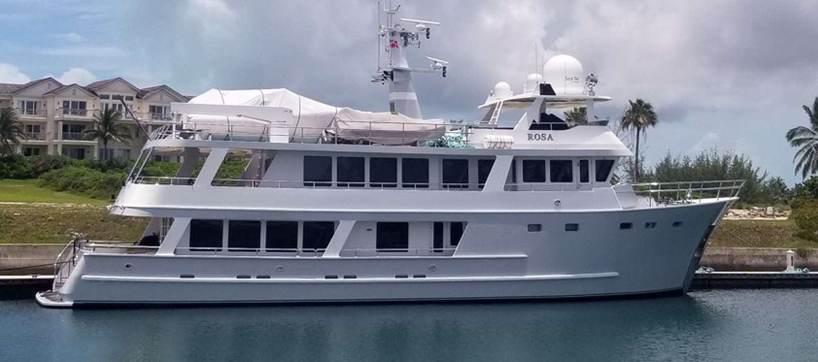 https://arconyachts.ams3.digitaloceanspaces.com/79153/conversions/large_3552033-optimize.jpg