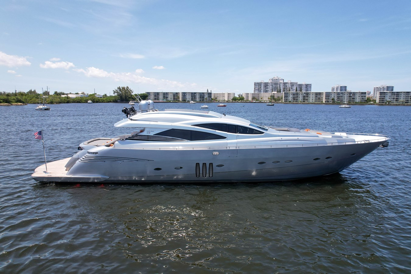 https://arconyachts.ams3.digitaloceanspaces.com/79201/conversions/large_3586224-optimize.jpg