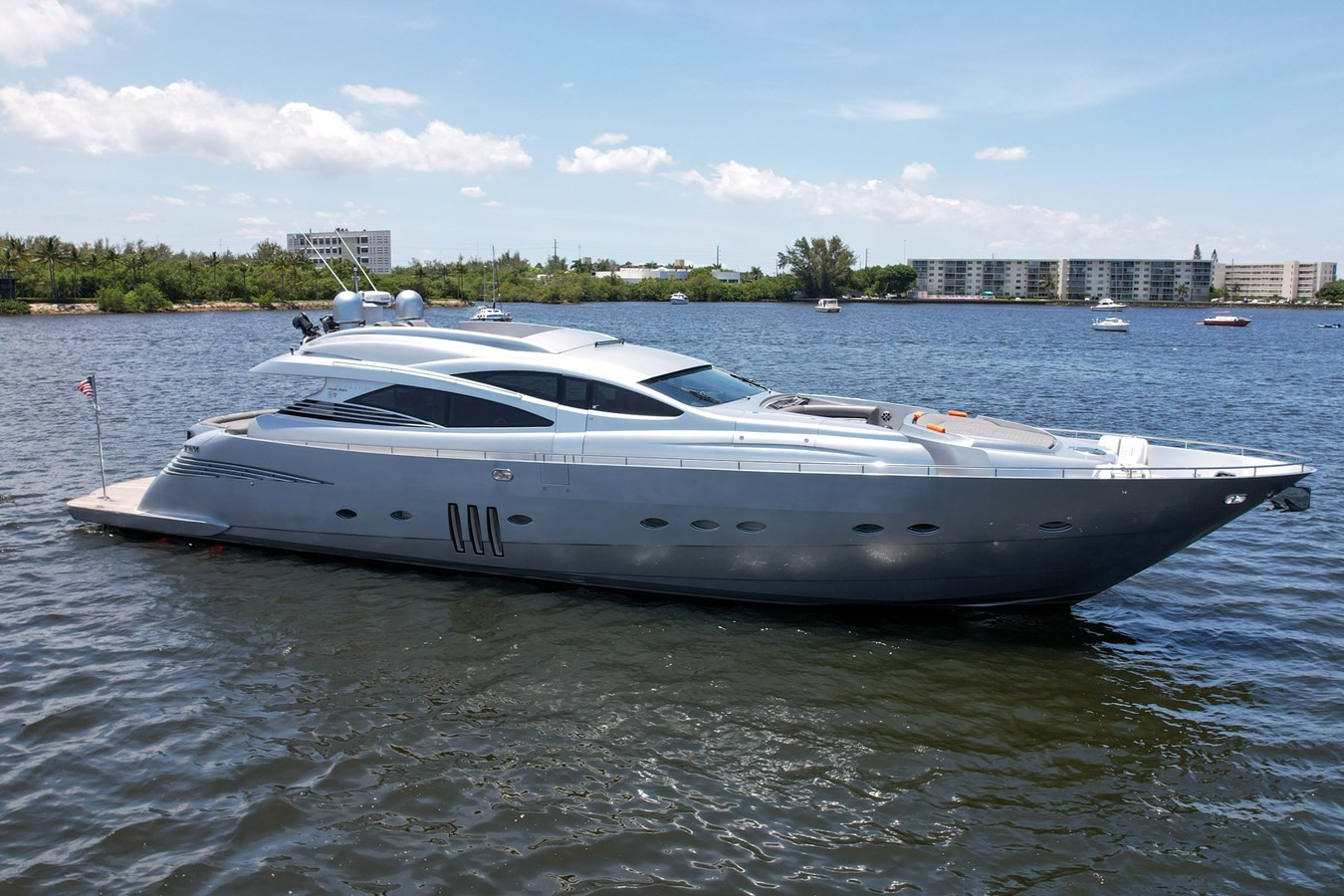 https://arconyachts.ams3.digitaloceanspaces.com/79204/conversions/large_3586225-optimize.jpg