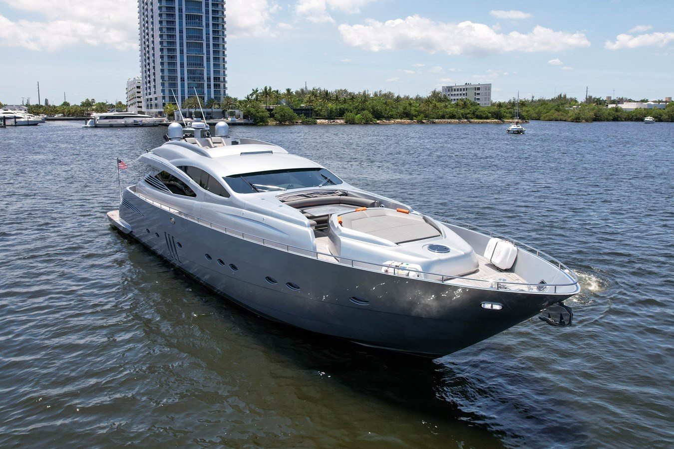 https://arconyachts.ams3.digitaloceanspaces.com/79207/conversions/large_3586226-optimize.jpg