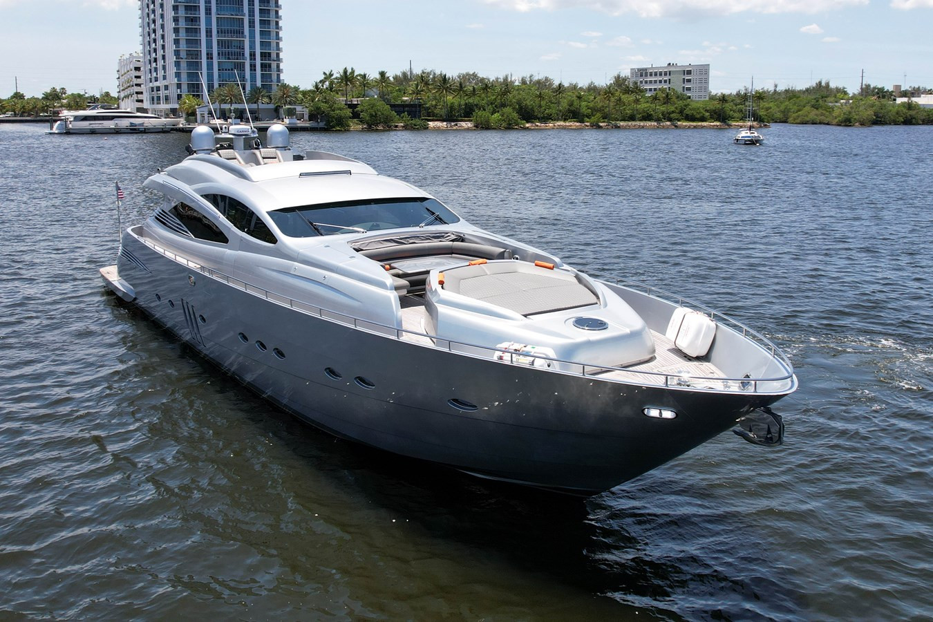 https://arconyachts.ams3.digitaloceanspaces.com/79211/conversions/large_3586227-optimize.jpg