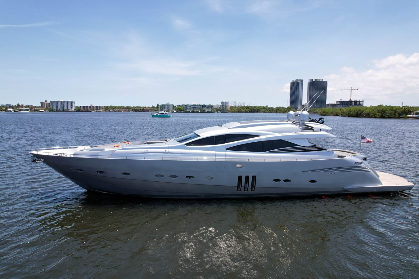 https://arconyachts.ams3.digitaloceanspaces.com/79222/conversions/large_3586231-optimize.jpg