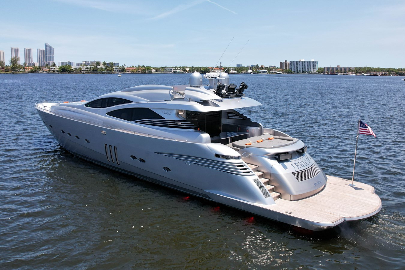 https://arconyachts.ams3.digitaloceanspaces.com/79228/conversions/large_3586233-optimize.jpg