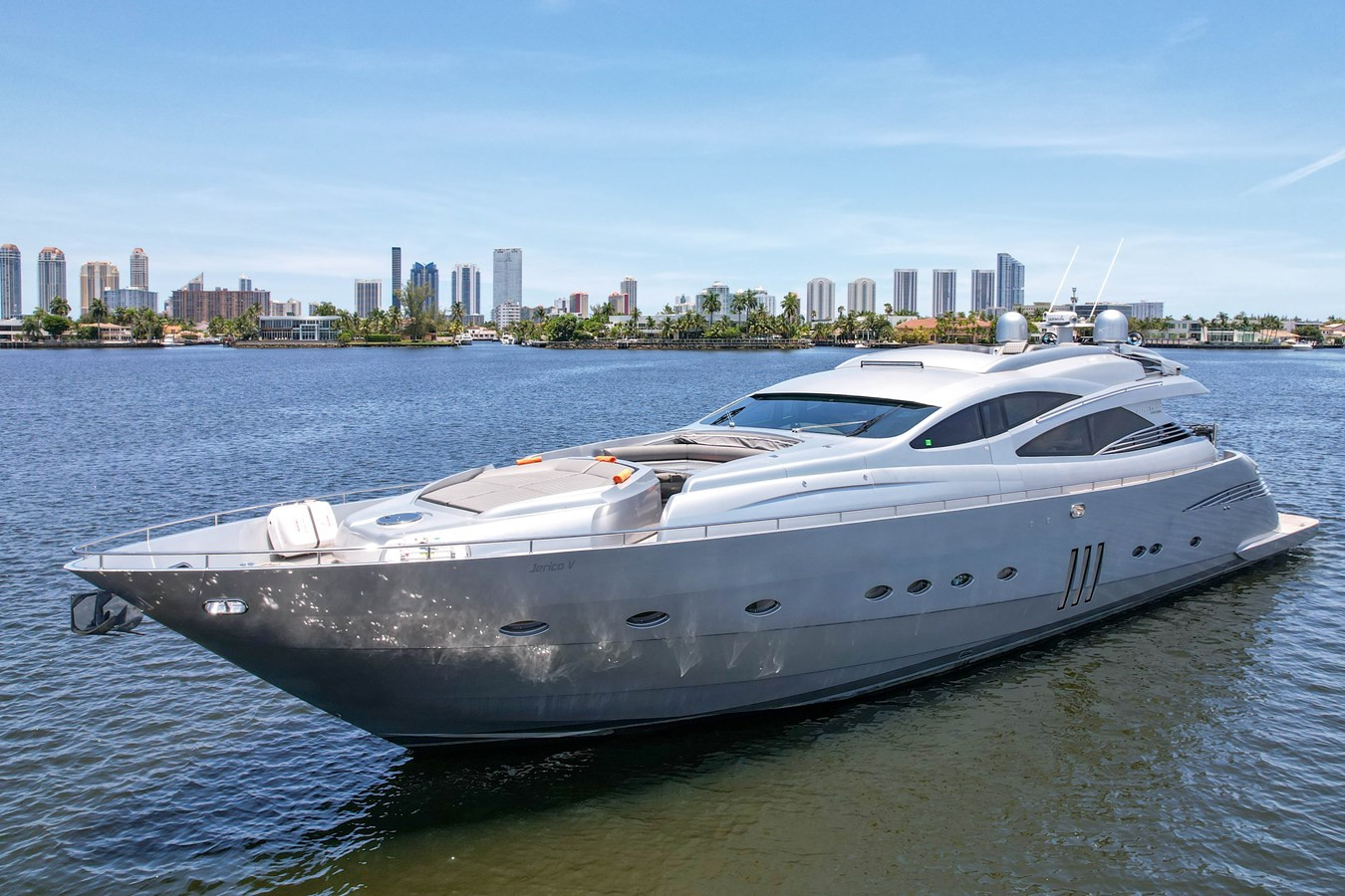 https://arconyachts.ams3.digitaloceanspaces.com/79293/conversions/large_3586261-optimize.jpg