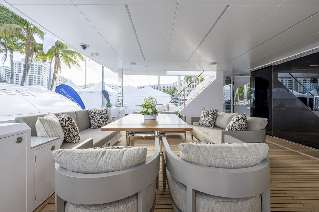 https://arconyachts.ams3.digitaloceanspaces.com/79295/conversions/large_3866350-optimize.jpg
