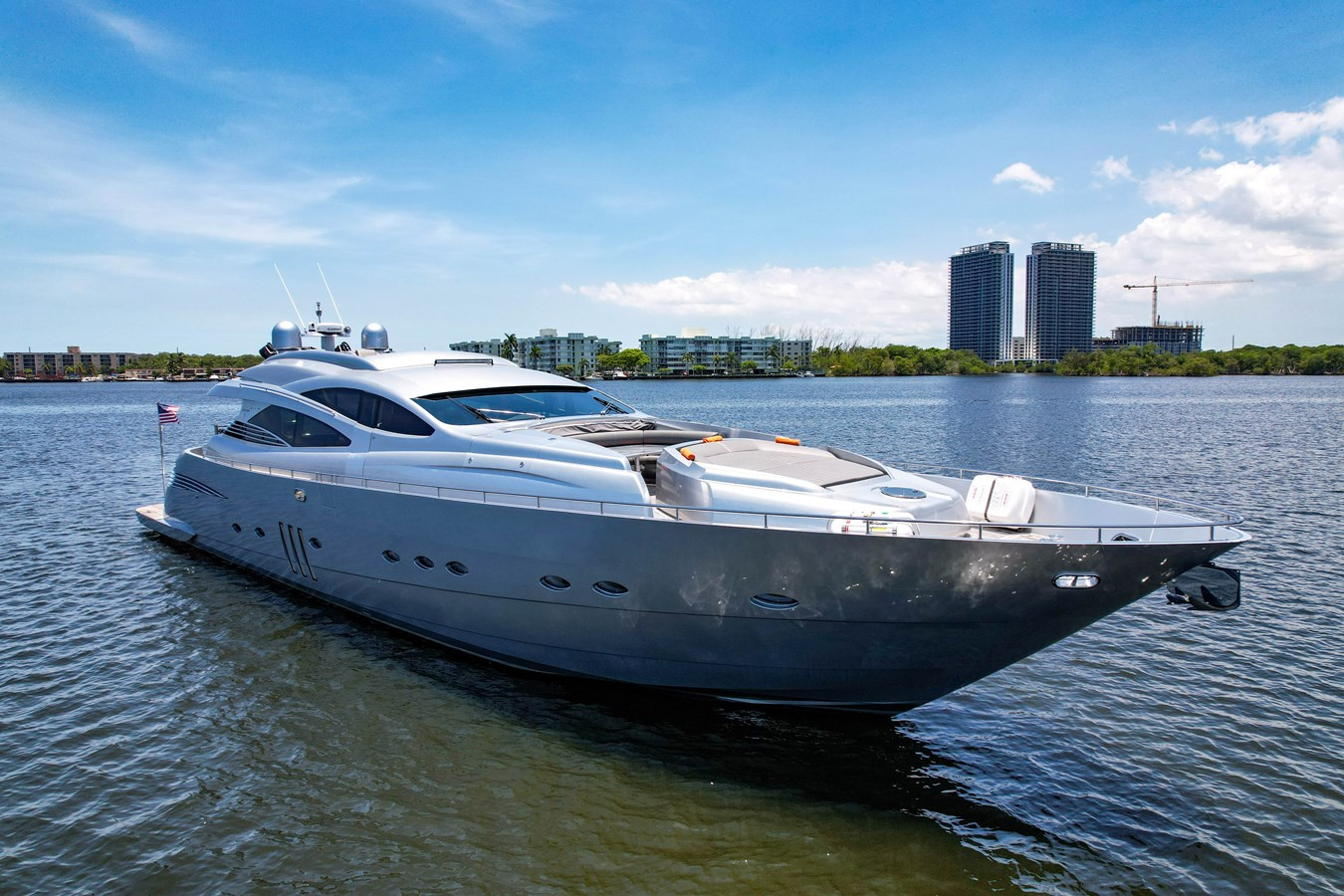 https://arconyachts.ams3.digitaloceanspaces.com/79318/conversions/large_3586272-optimize.jpg