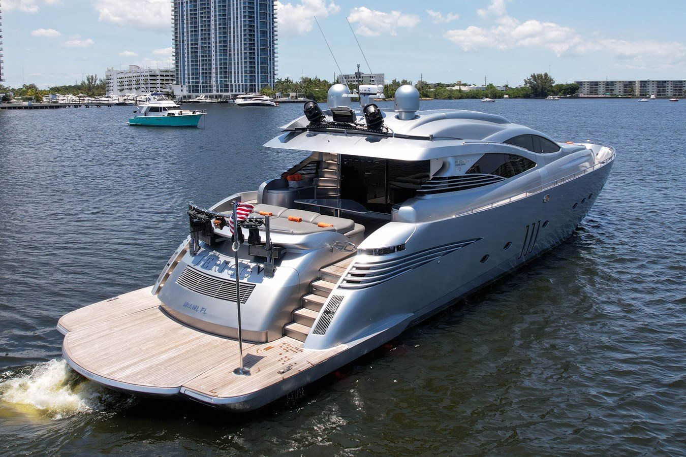 https://arconyachts.ams3.digitaloceanspaces.com/79333/conversions/large_3586277-optimize.jpg