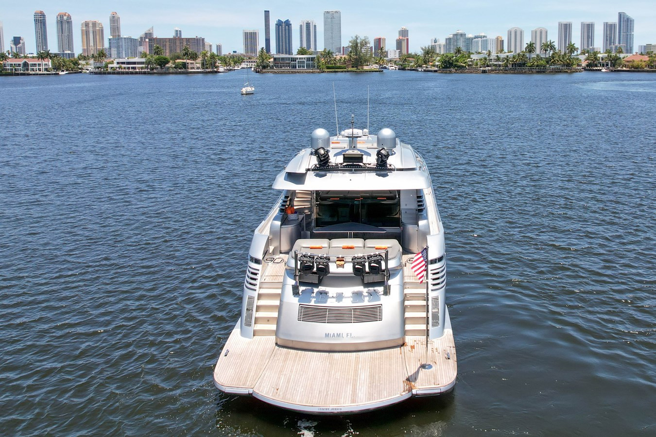 https://arconyachts.ams3.digitaloceanspaces.com/79336/conversions/large_3586278-optimize.jpg